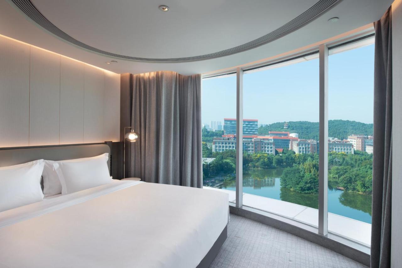 Crowne Plaza Wuhan Optics Valley By Ihg Eksteriør bilde